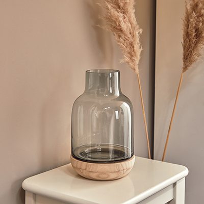 Vase Glas grey mit Holzschale